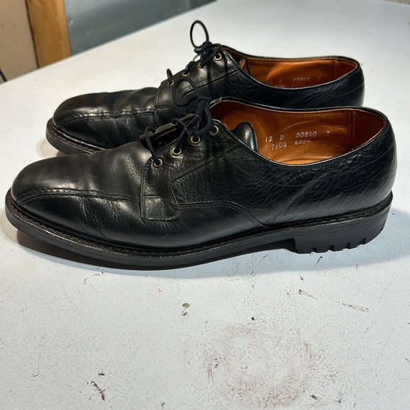 Allen Edmonds Mapleton Shoes - Picture 2 of 10